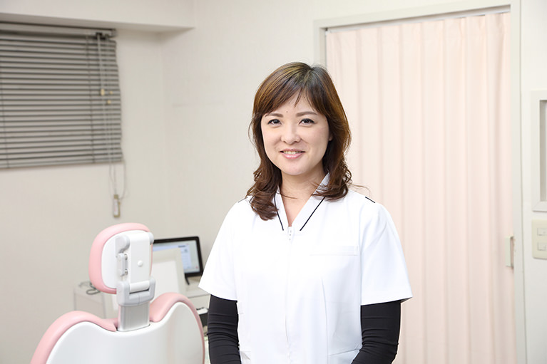 市川麻里江